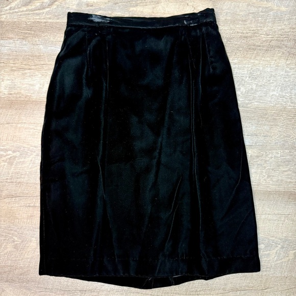 Talbots Classic Black Velvet Pencil Skirt - Picture 1 of 7